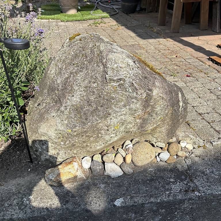 Steine & Dachziegeln: Findling Granit  – Gebraucht aus Hägglingen von Splatter_Sid 1
