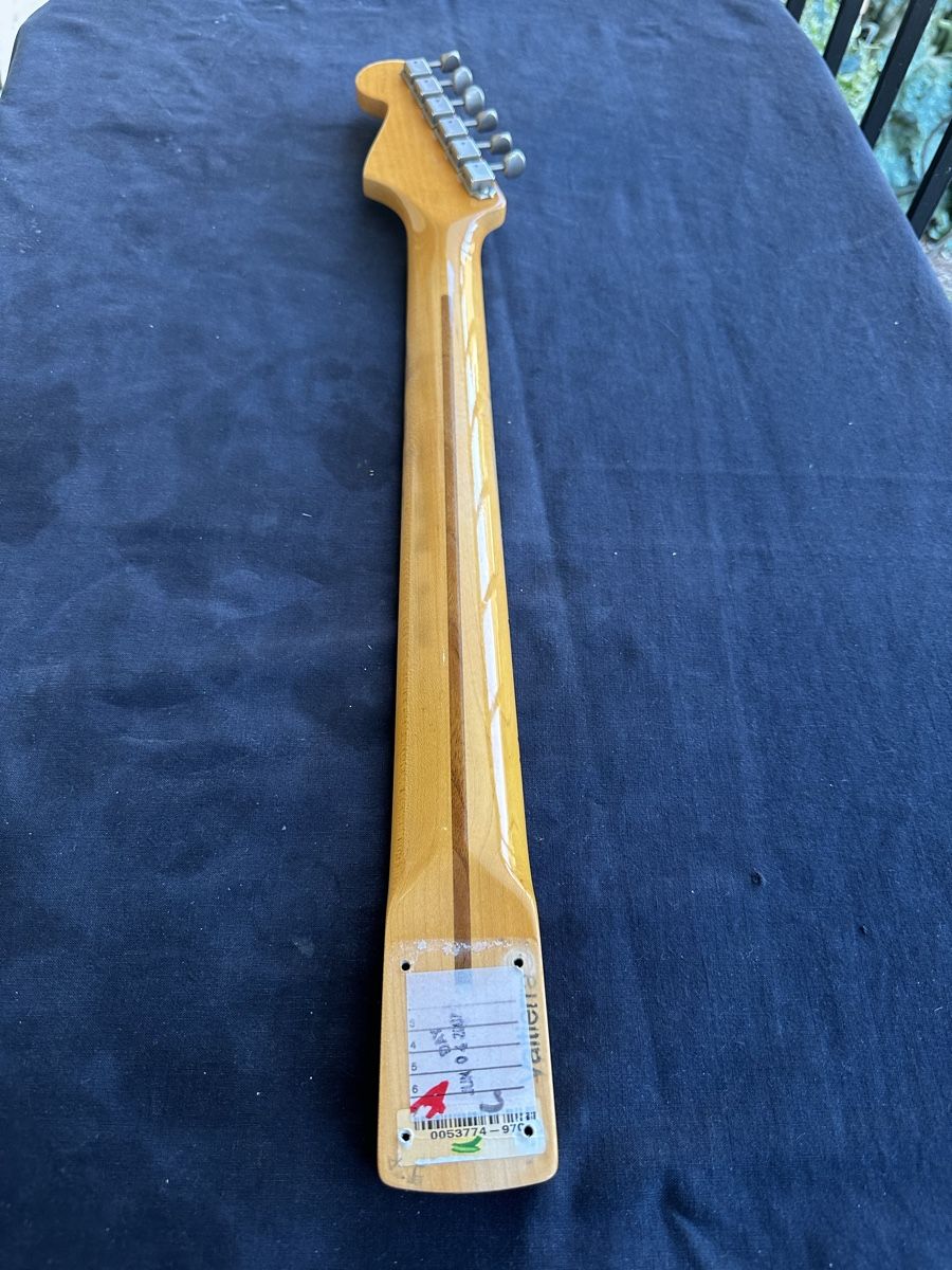 Fender Strumenti musicali: Manche Fender Stratocaster USA 57 – Usato da Cranves Sales venduto da Domblo 1