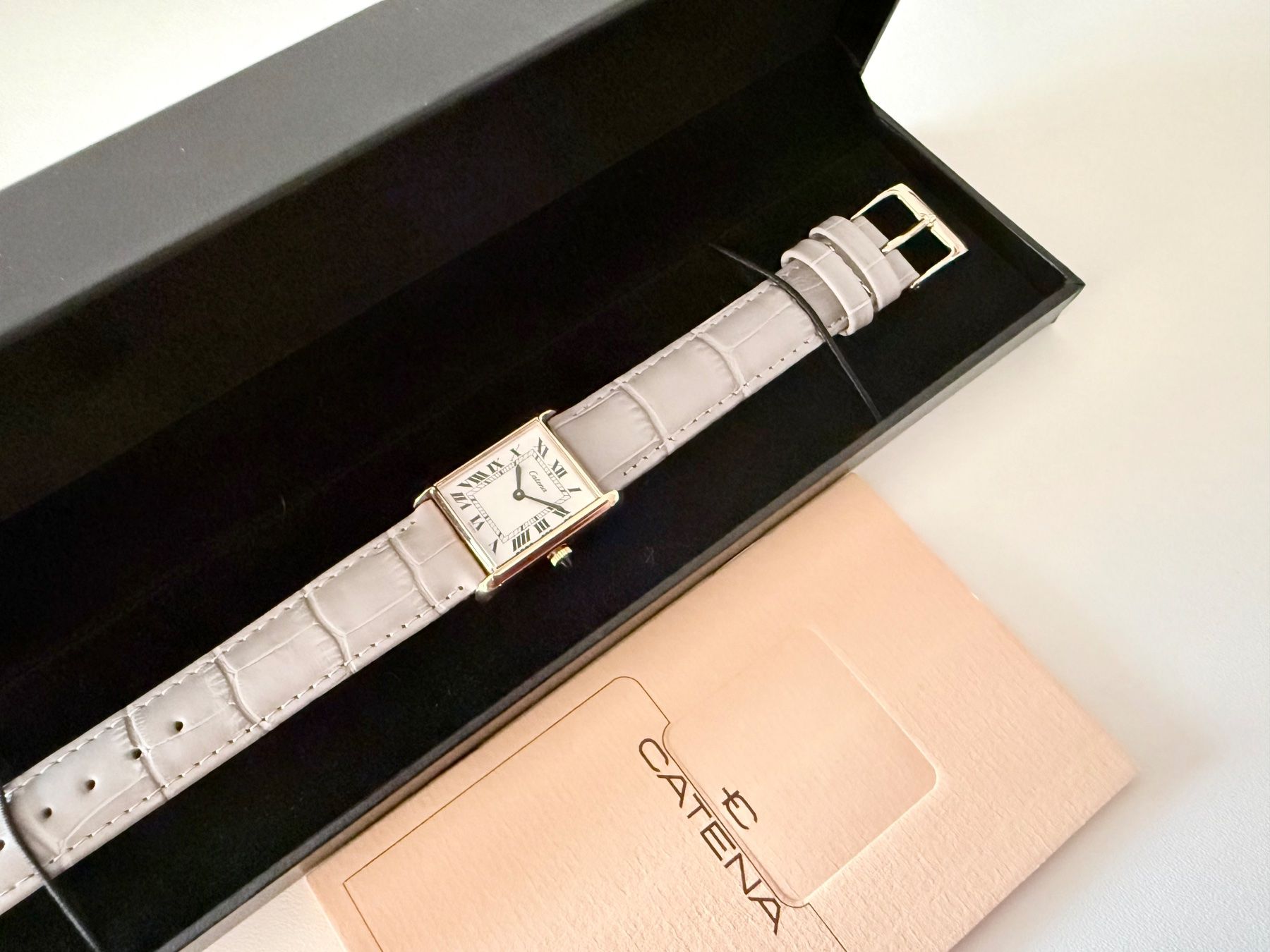Orologi: CATENA "Tank" type, MEDIUM, Plaqué or, Mechanical, Swiss – Nuovo e nell'imballaggio originale da Le Mont-sur-Lausanne venduto da LycaGallery 7
