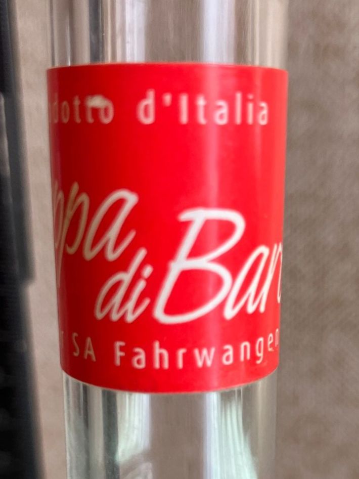 Caraffe: 2 Vintage Glaskaraffen, mit Innenfiguren – Usato da Sattel venduto da Pinggi7 5