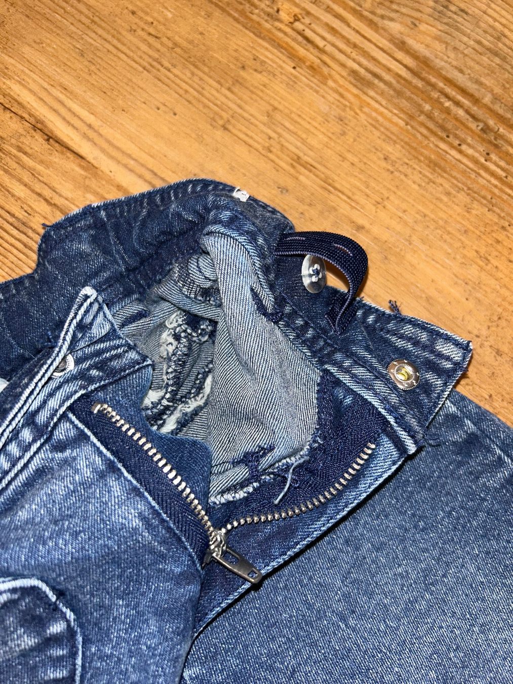 Pantalons: Schlaghose/Jeans 104/110 mit Gummizug – D'occasion à Safenwil par 2hand_aber_wertvoll 2