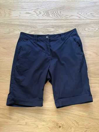 **Dunkelblaue Bermudas Gr. 38**