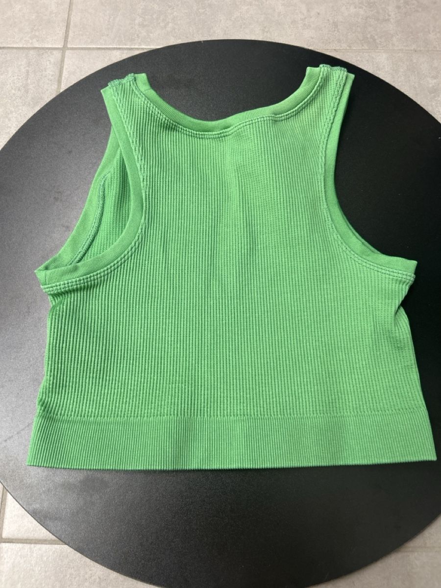 Top: Débardeur vert  – Nuovo (secondo la descrizione) da Lausanne venduto da non_ptb6 1