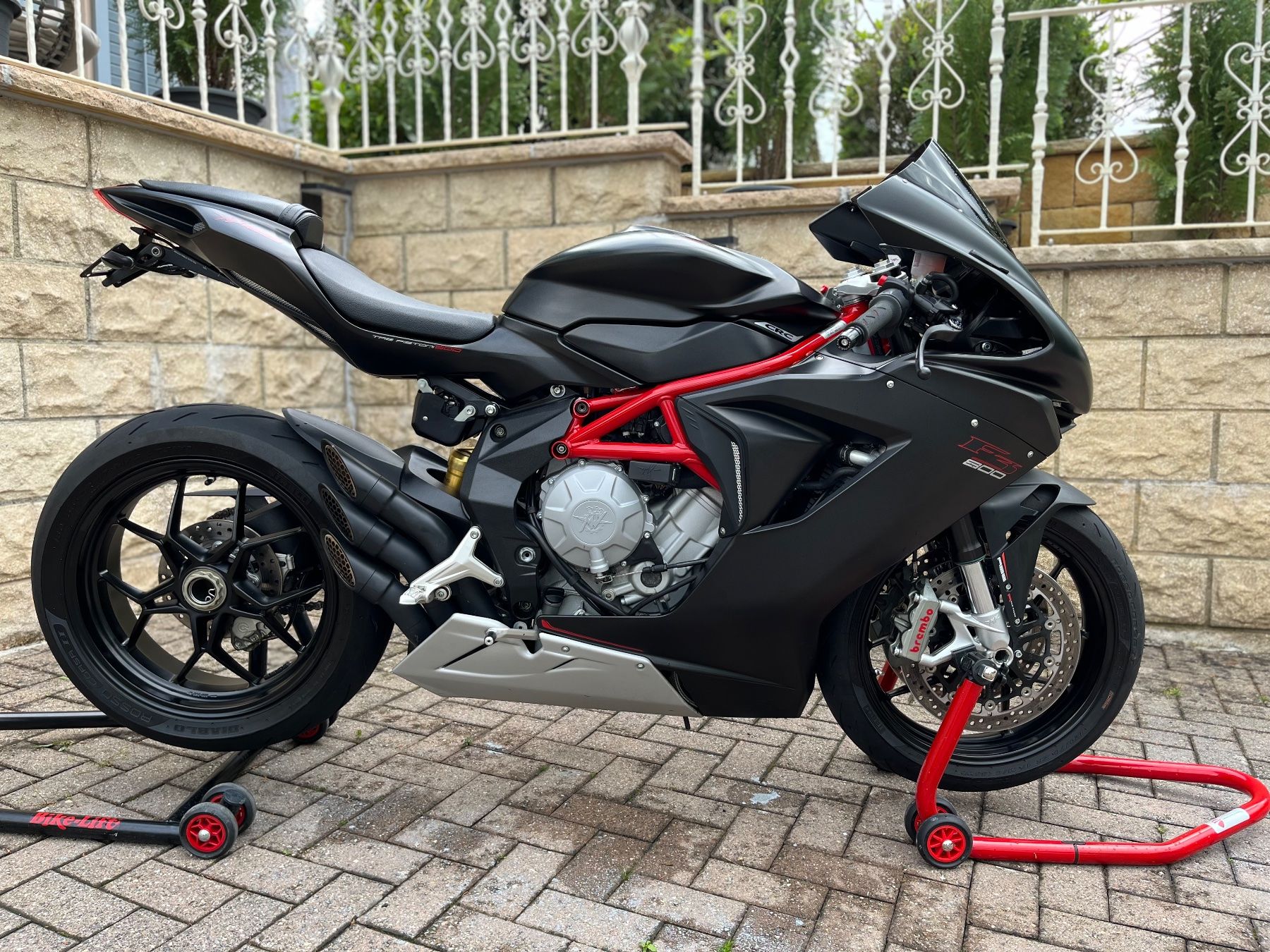 MV Agusta Strada: Mv Agusta F3 8000 ABS – Usato da aarburg venduto da Skendi14