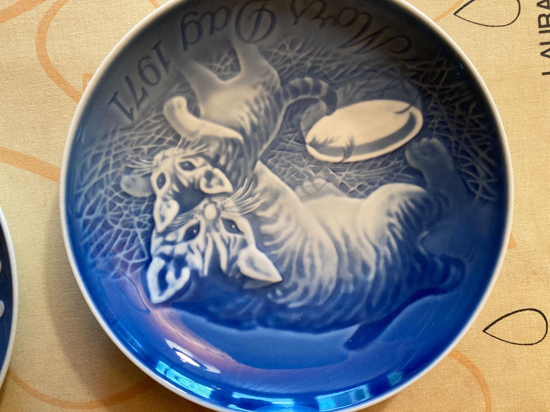 Royal Copenhagen Assiettes: Muttertagsteller – D'occasion à Schwarzenburg par hcu_xm8n 4
