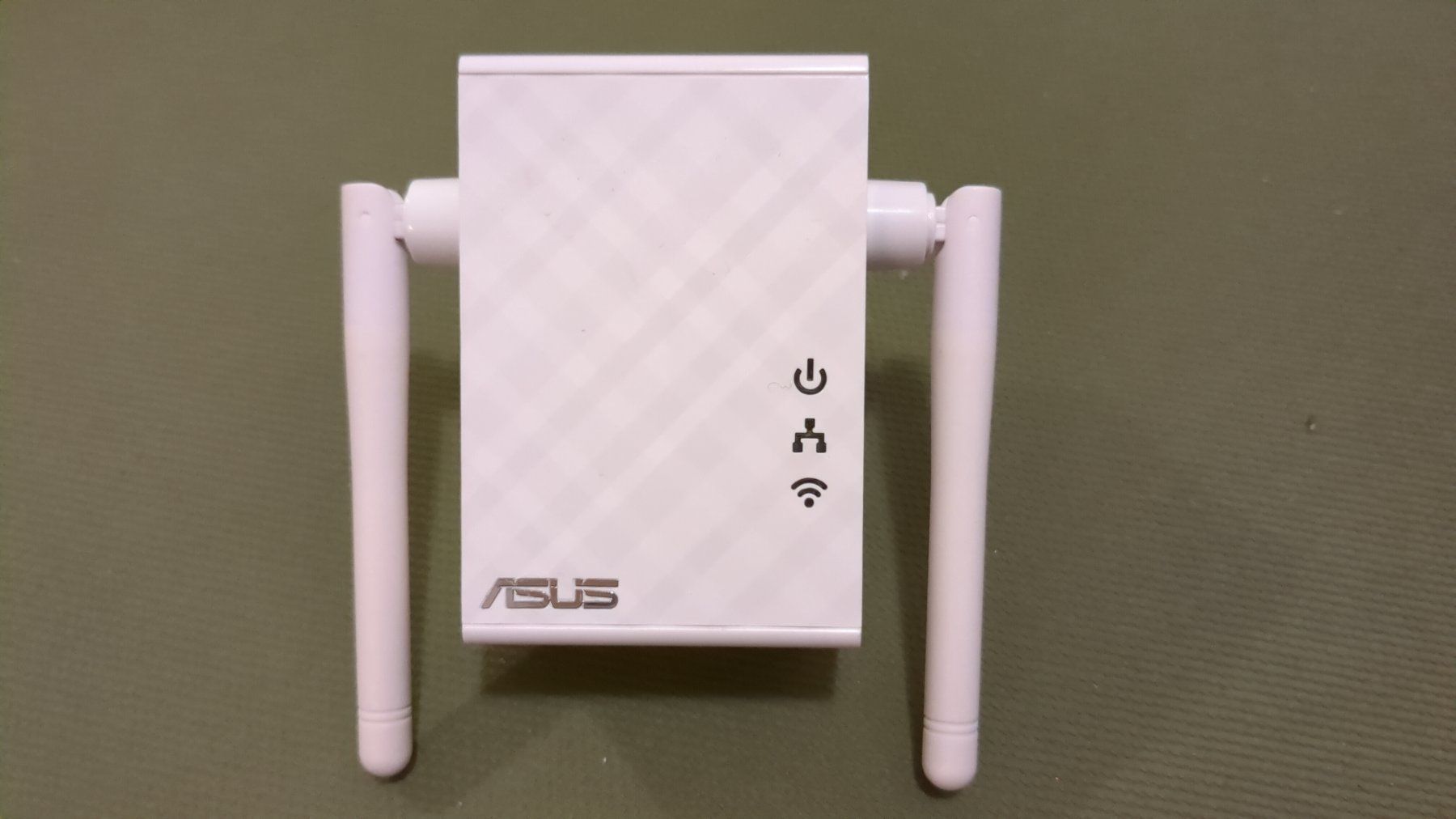 Wlan: ASUS Repeater – Gebraucht aus Basel von haferkleie 1