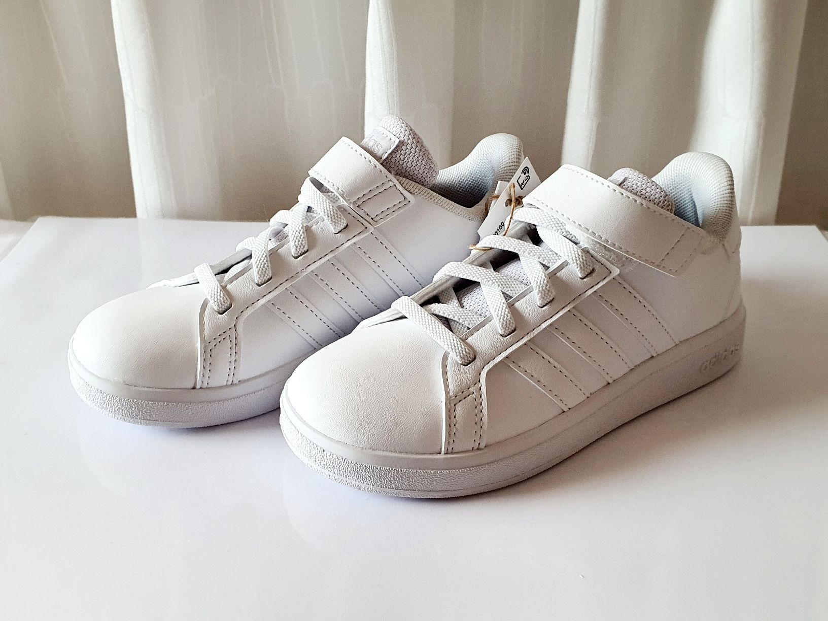 Adidas Scarpe per ragazzi: Gr. 30 - Adidas Kinderschuhe, Neu – Nuovo e nell'imballaggio originale da Nürensdorf venduto da SunshineKinderschuhe