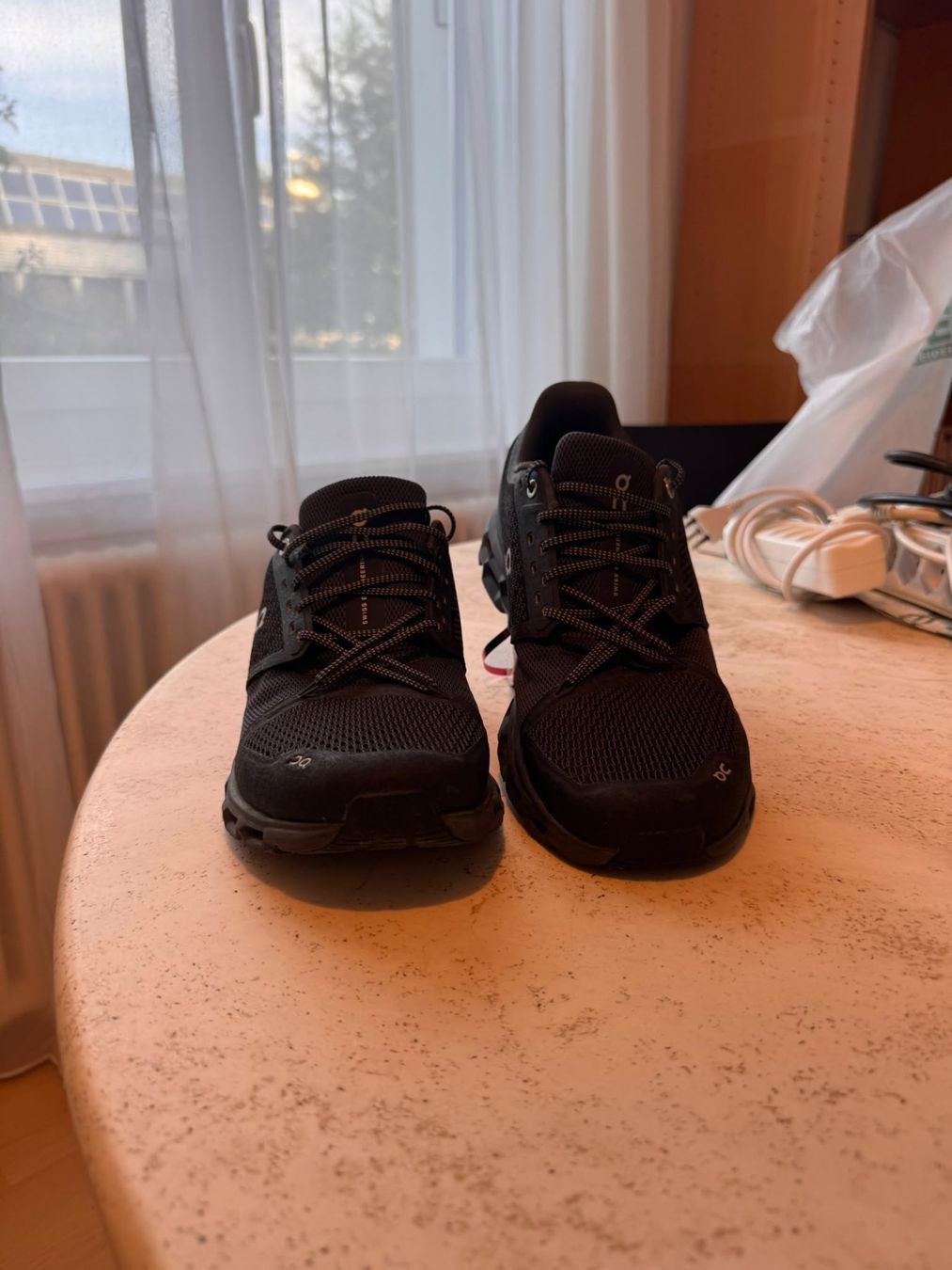 On Scarpe da uomo: On Cloud Schuhe – Usato da Zürich venduto da baeggus_shop 1