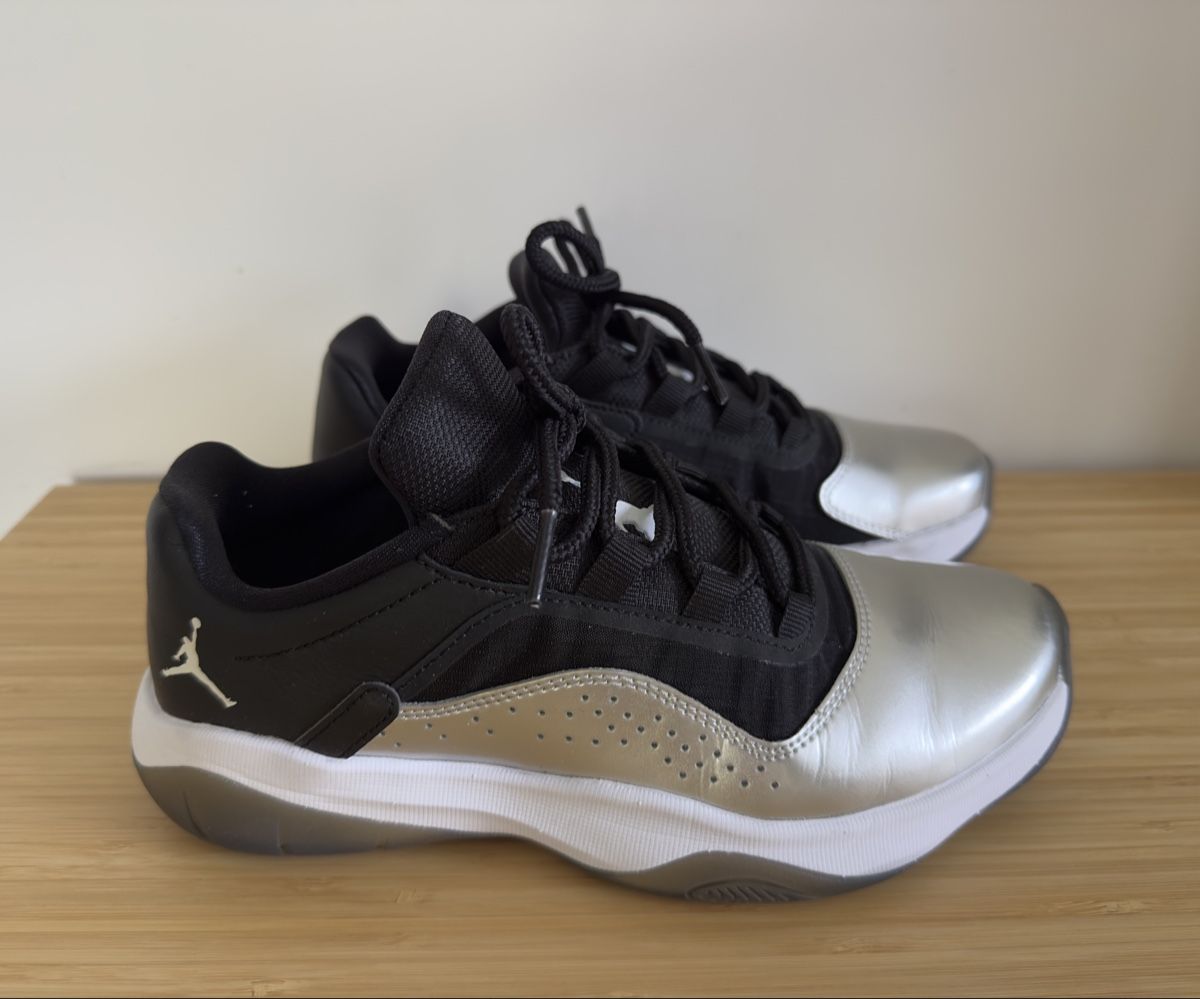 Jordan Scarpe da donna: Air Jordan 11 CMFT Low – Nuovo (secondo la descrizione) da Porza venduto da ali_5lxm