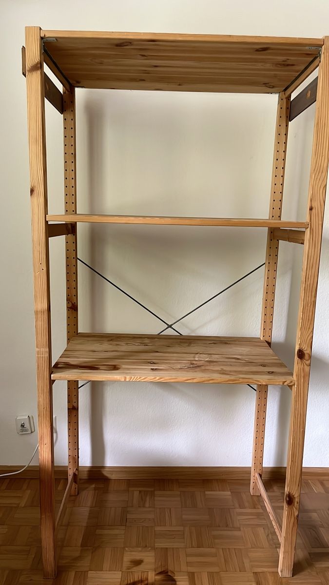 Articles en bois: Regal mit ablagefläche Holz gebraucht – D'occasion à Therwil par gue_7cyy