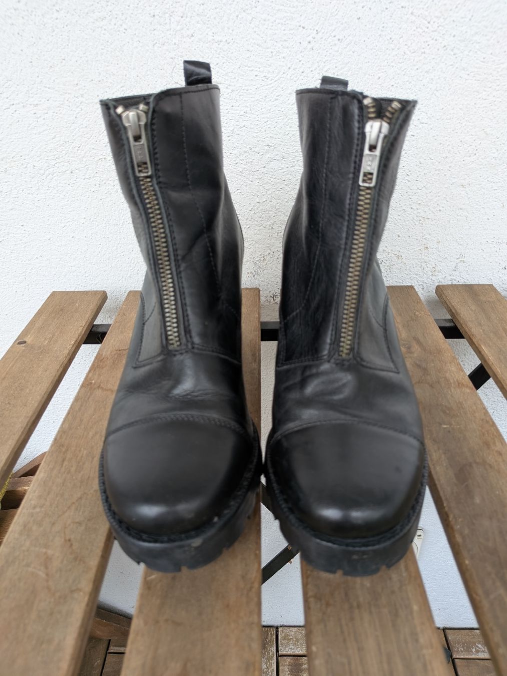 Damenschuhe: Schwarze Lederstiefeletten Gr 39 – Gebraucht aus Bern von dun 2