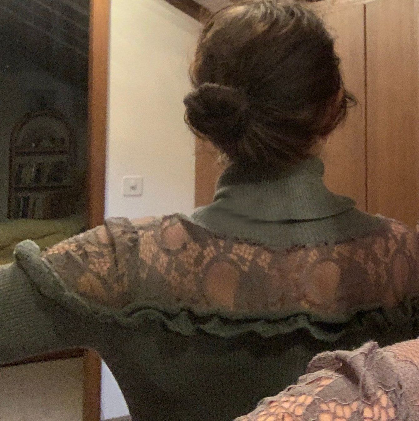 Maglioni & Felpe: Reizvoller schicker Pullover mit Spitze und Rollkragen – Nuovo (secondo la descrizione) da Wangen ZH venduto da olivia20 4