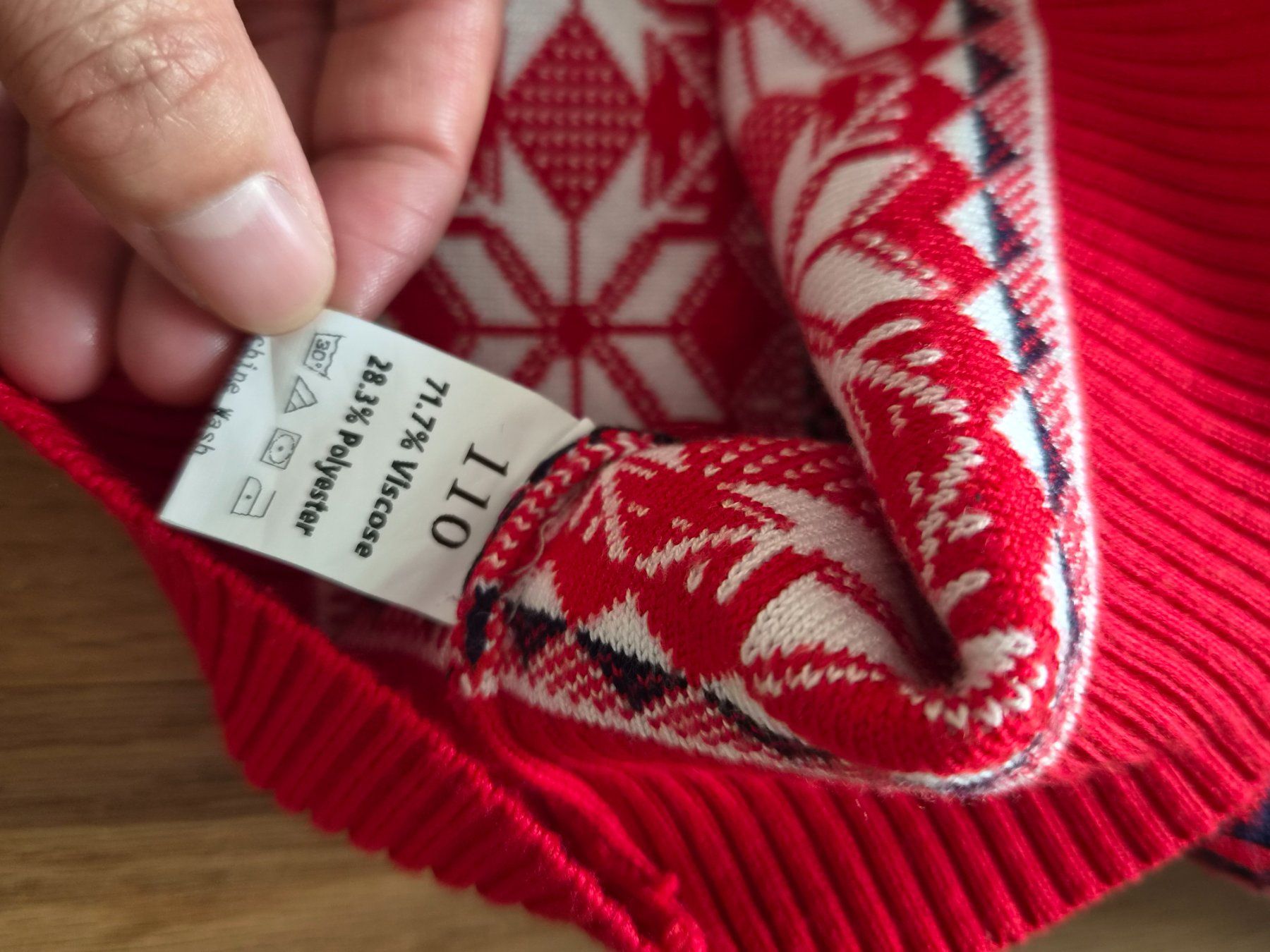 Pullover & Sweatshirts: Weihnachtspullover für 3-4J, ca. EU Gr. 104 – Gebraucht aus Uetikon am See von sahra777 1