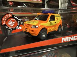 NINCO Ambulancia 1:32, Licht, Sammlerstück, neu