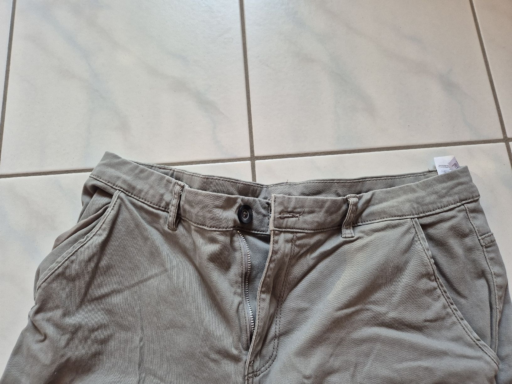 Hosen: Shorts Gr.44 – Gebraucht aus Mörschwil von minggeli12 3