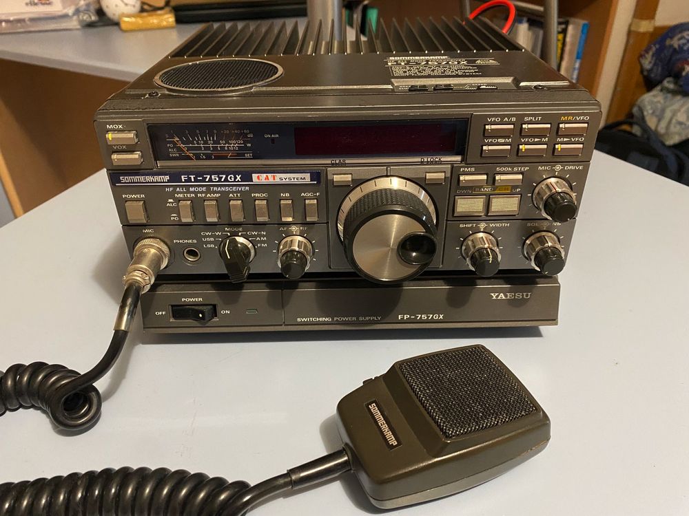 YAESU FT757GX (Sommerkamp) HF Amateurfunkgerät (Revidiert) Kaufen auf Ricardo