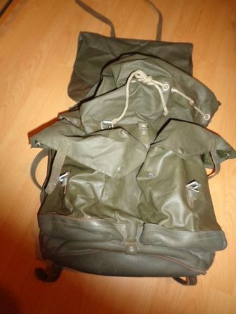 Grosser Armee Militär Rucksack mit 2 Aussentaschen Brotsack