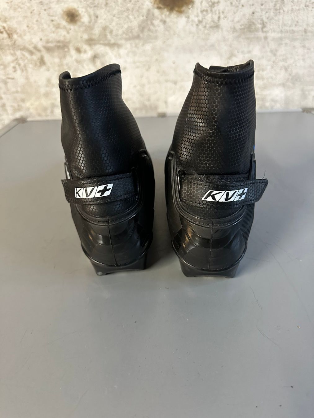 Scarpe da uomo: KW+ Klassisch Langlauf Schuhe Gr. 43 – Usato da Emmenbrücke venduto da karkarkar 3
