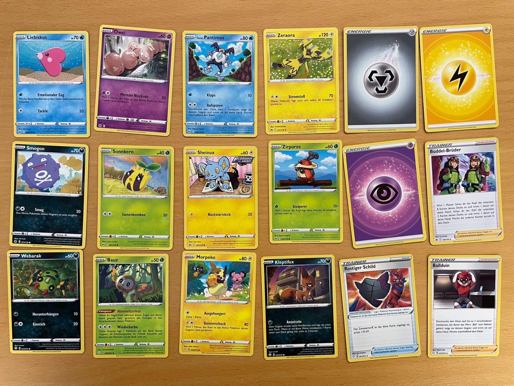 Pokémon Carte collezionabili: Pokemon Karten Set (Versand gratis) – Nuovo (secondo la descrizione) da Chur venduto da Angerson