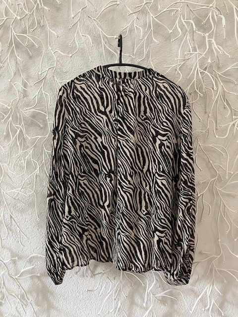 Blusen: Zarte Bluse – Neu (gemäss Beschreibung) aus Zürich von dbricard 1