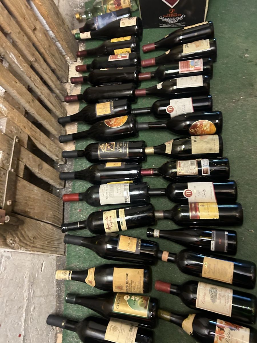 Wein: Wein – Gebraucht aus Basel von Krisztina.na 3