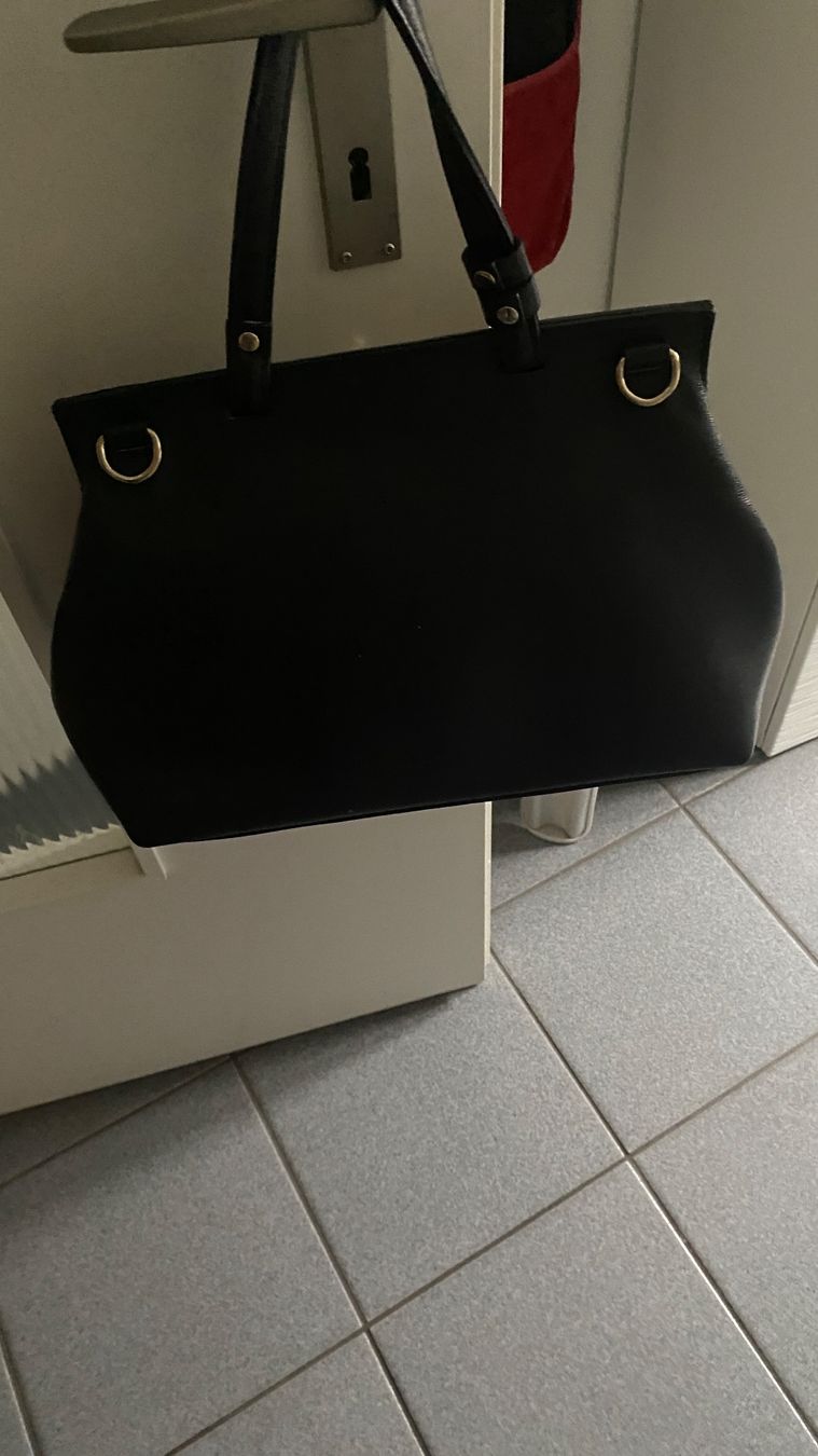 Borse da donna: Leder Tasche mit Fell – Usato da luzern venduto da bar_5gtr 1