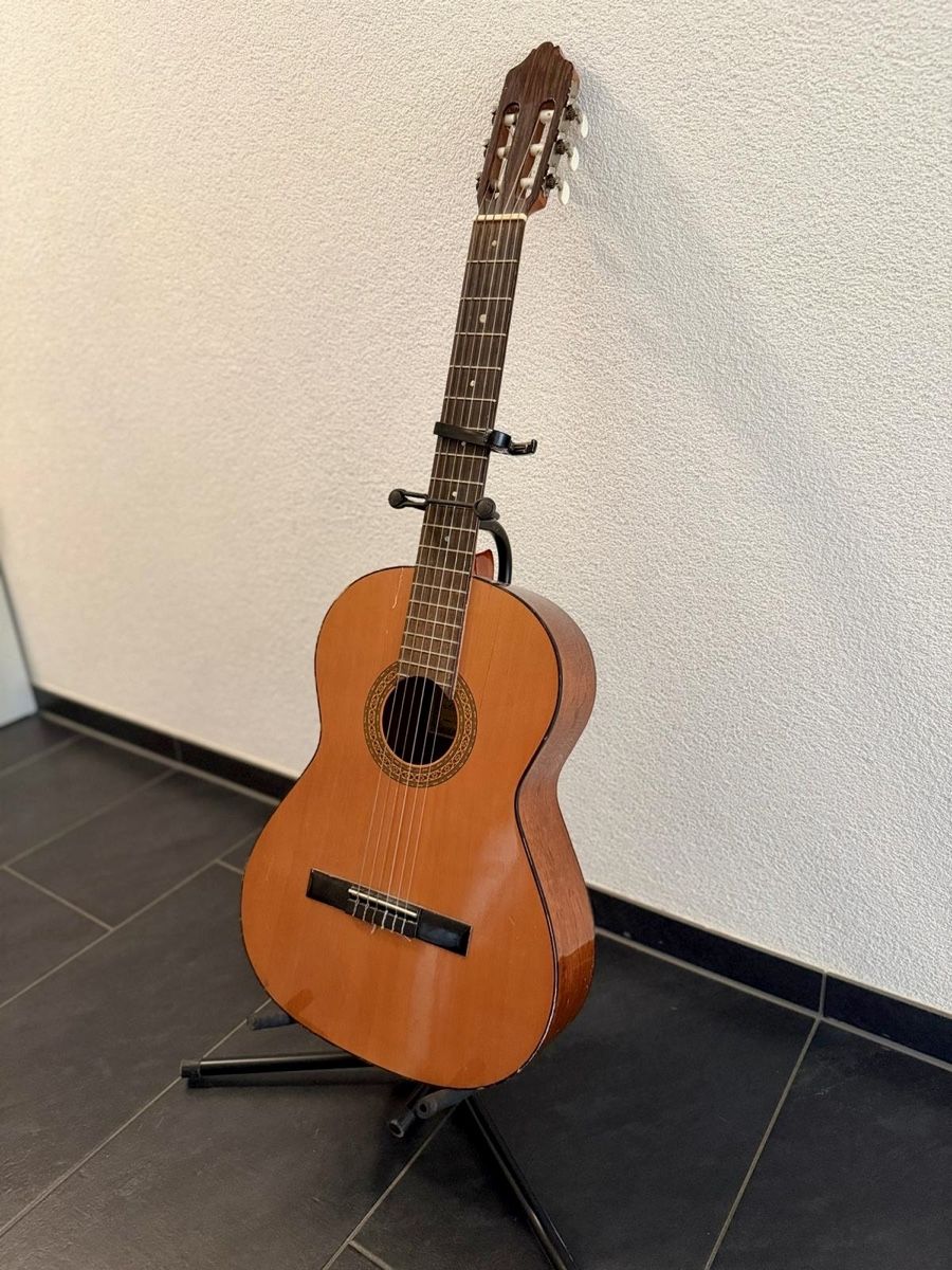 Esp Strumenti musicali: Guitare classique espagnole Guisval / Azahar Timoe – Usato da Granges-Marnand venduto da mar_87ws 2