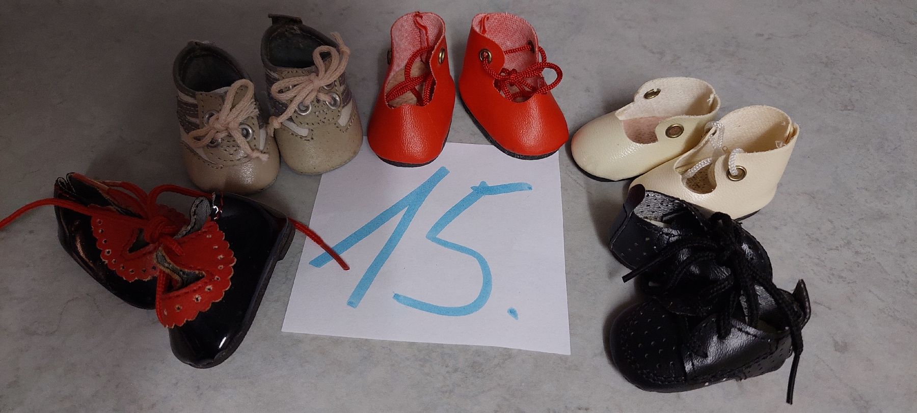 Heidi ott Poupées: 5Paar Puppenschuhe H. Ott? – D'occasion à Muri AG par nindo1 9