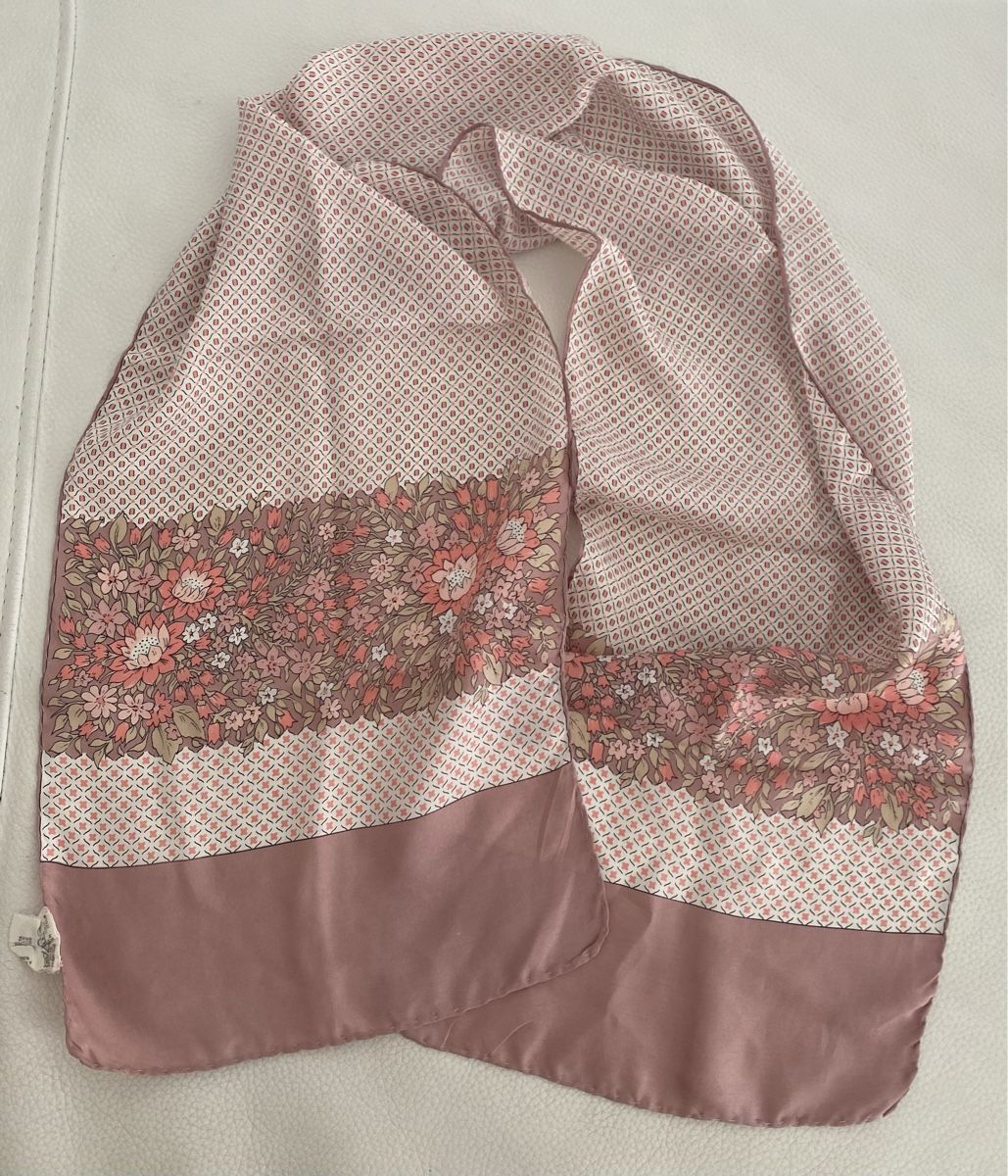 Foulard & Sciarpe: Seiden Schal 🌸 – Usato da Opfikon venduto da Luis144