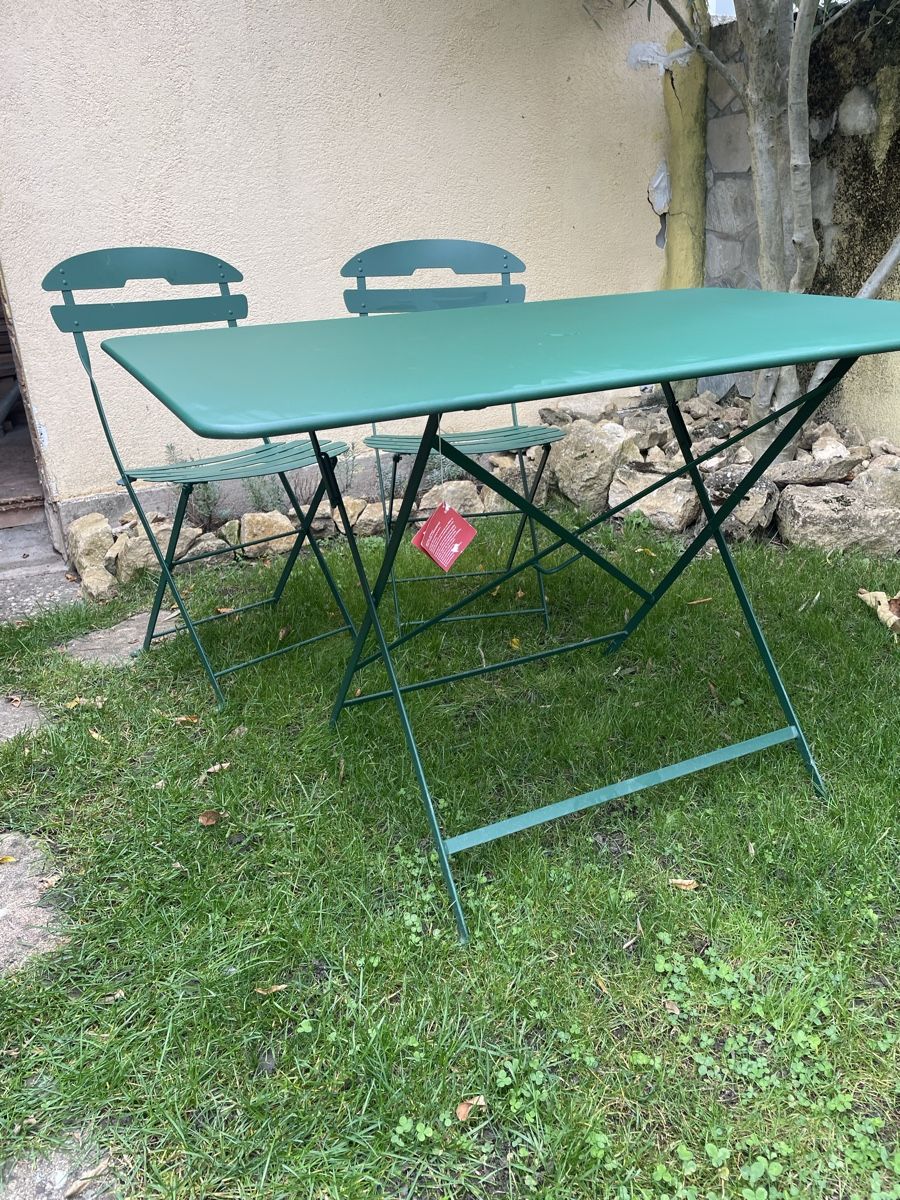 Set di tavolo e panche: Fermob table et chaises – Usato da St- Blaise venduto da Gian73
