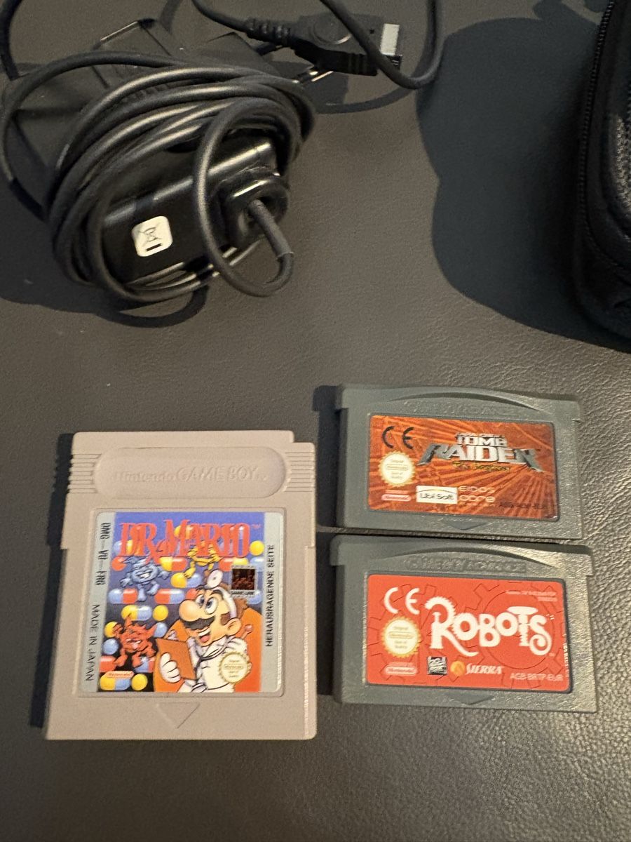 Nintendo Konsolen: Gameboy Advance SP + Mario Edition Nintendo Original – Gebraucht aus Zuerich von  1