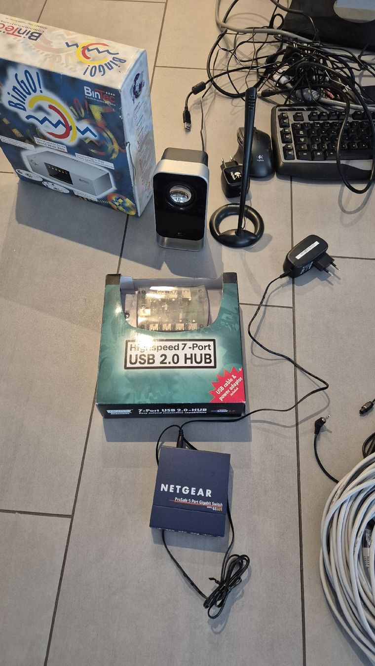 Altro per Eventi aziendali & Feste: Diverses Elektronik  Sachen – Usato da Buttisholz venduto da inf_9fvt 2