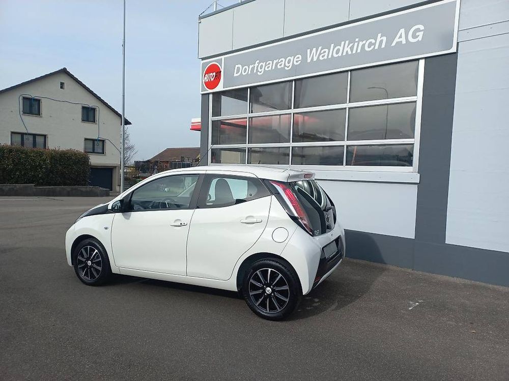 Toyota Automobili: Toyota Aygo 1.0 *ab MFK *ab Service *Top Zustand – Usato da Waldkirch venduto da Dorfgarage_W 3