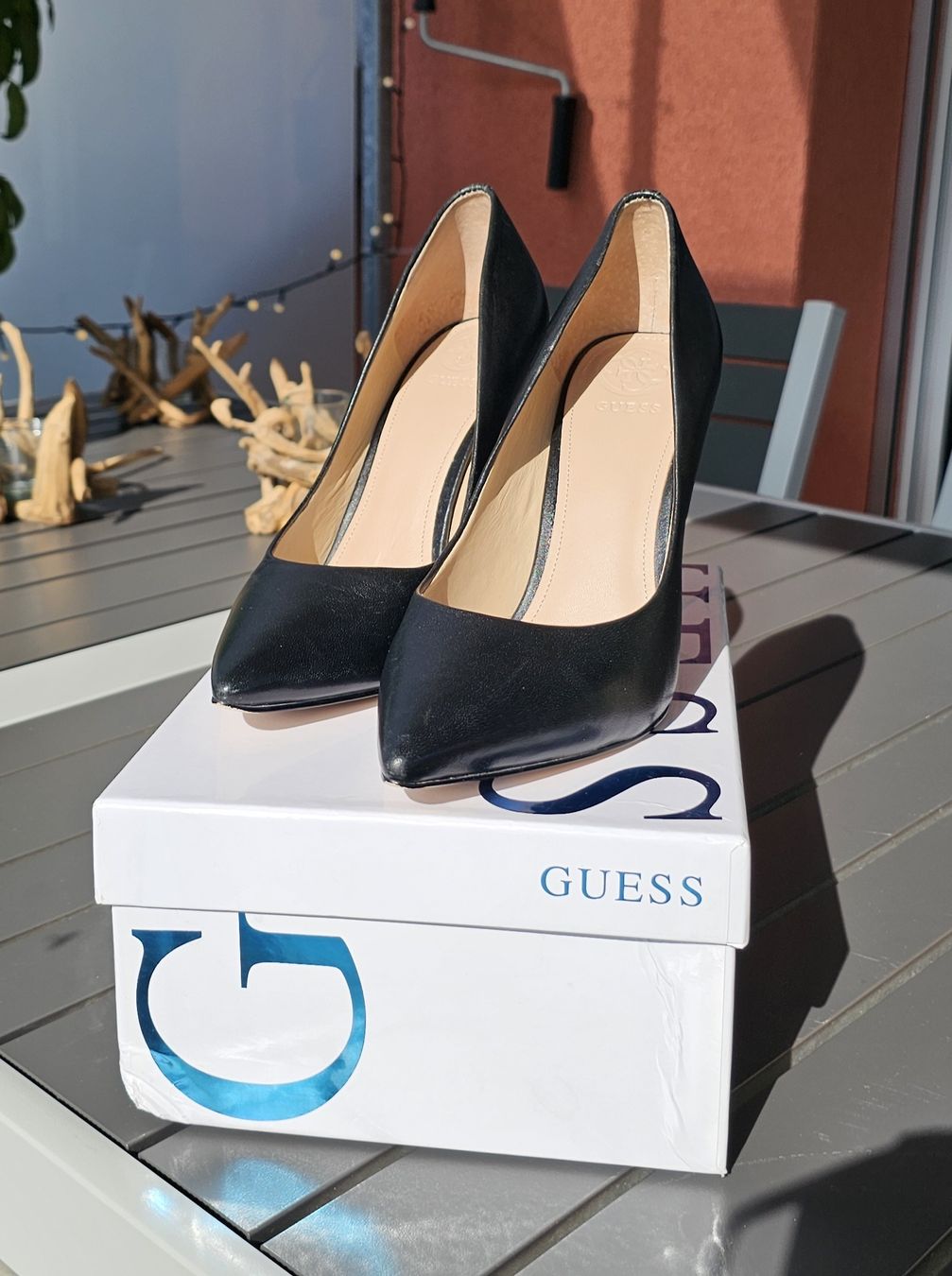 Guess Chaussures femmes: Guess Pumps - Grösse 38 - schwarz – D'occasion à Kollbrunn par Antikmann