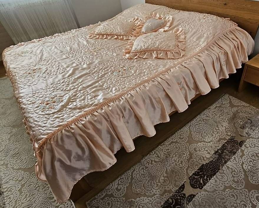 Tutte le decorazioni: Bettüberwurf glänzend – Usato da Suhr venduto da Tina111 3