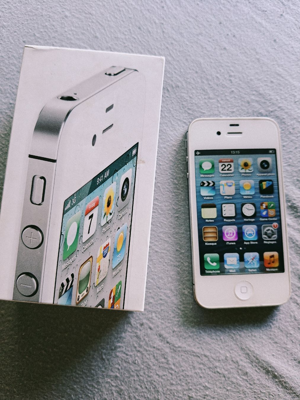 Apple Telefoni cellulari / Smartphones: iPhone 4s 16Go blanc avec boite  – Usato da La Chaux-de-Fonds venduto da Honit.ch