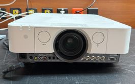 Sony VPL-FH30 Beamer + Halterung