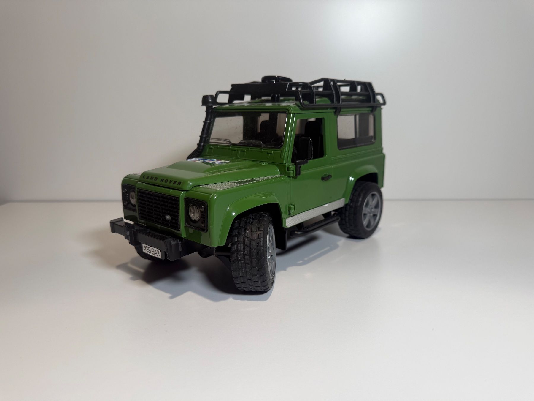 Land Rover Defender 1:24, Grün, Toy Cars, Sehr Selten (Gebraucht) In