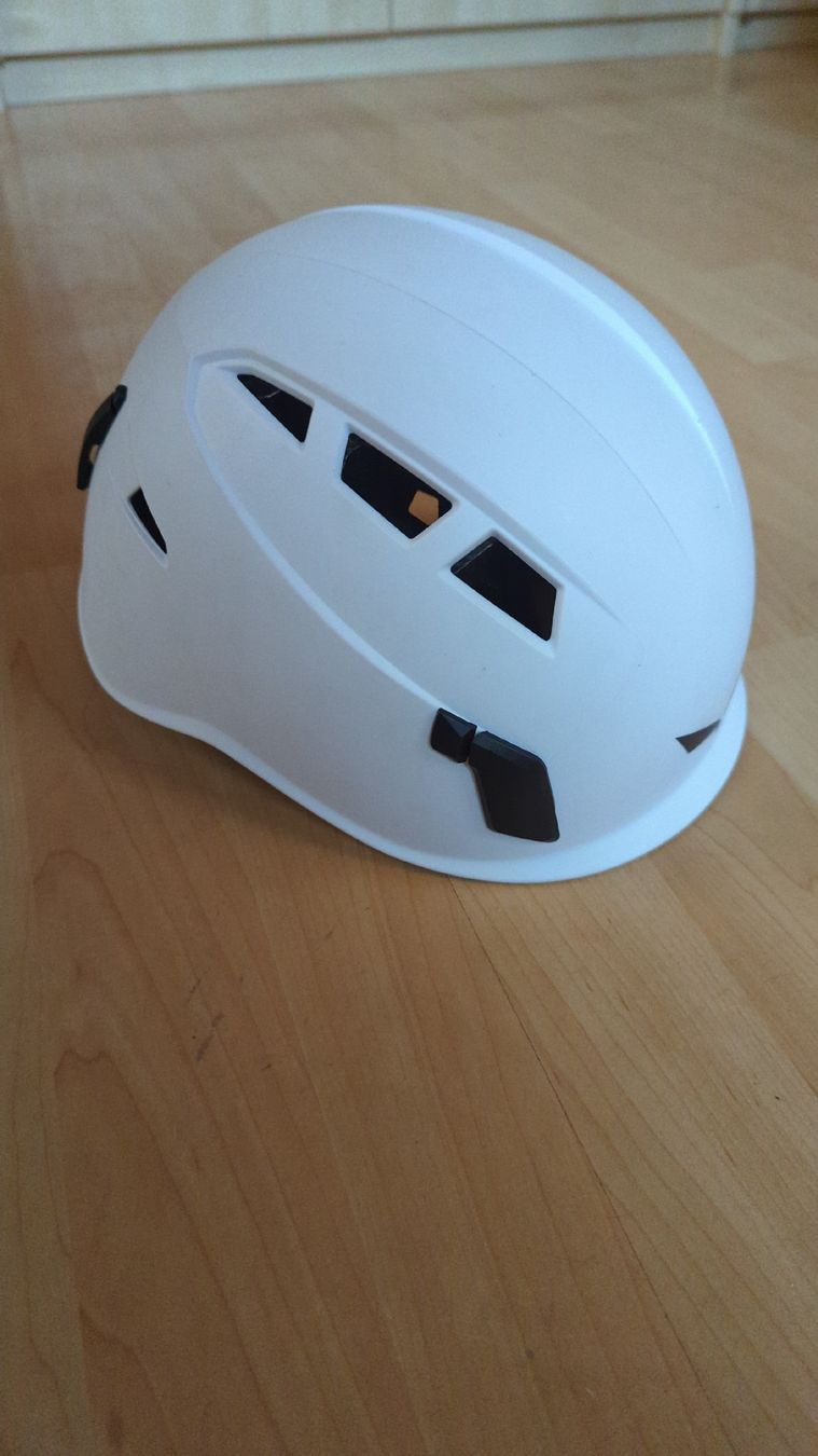 Salewa Caschi: Salewa Toxo 3.0 Helmet – Nuovo (secondo la descrizione) da Zermatt venduto da rob_6wqx 1