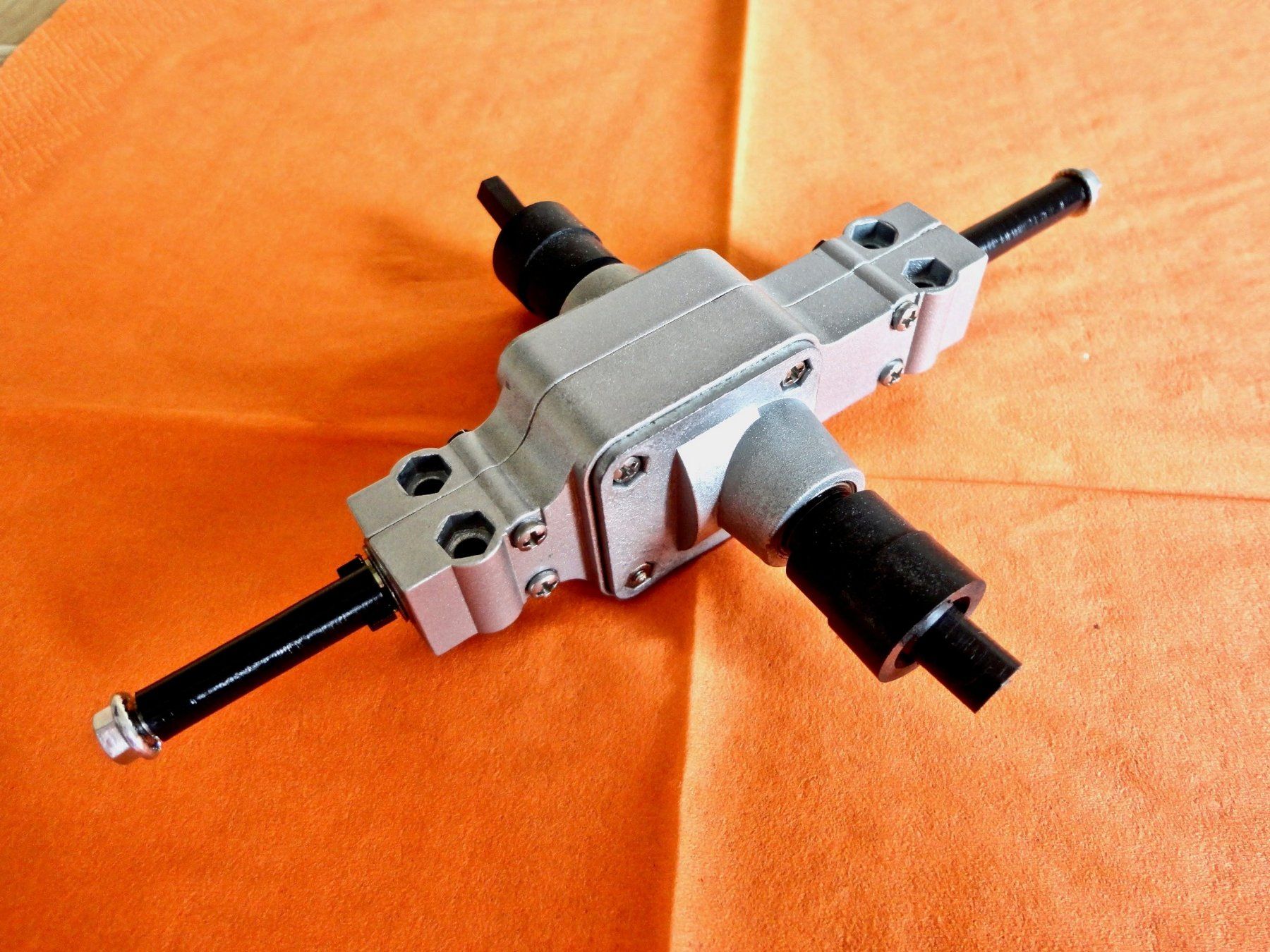 Wedico Modellismo RC: Wedico Metall Differential mit Durchtrieb, Untersetzung: 2:1 – Usato da Dottikon venduto da Facehugger2012 3