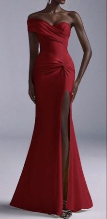 Elegant Red Gown, Perfect for Festive Occasions 🎉