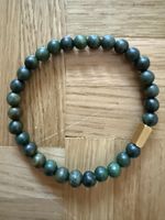 Armband Holzperlen grün mit goldfarbenem Element