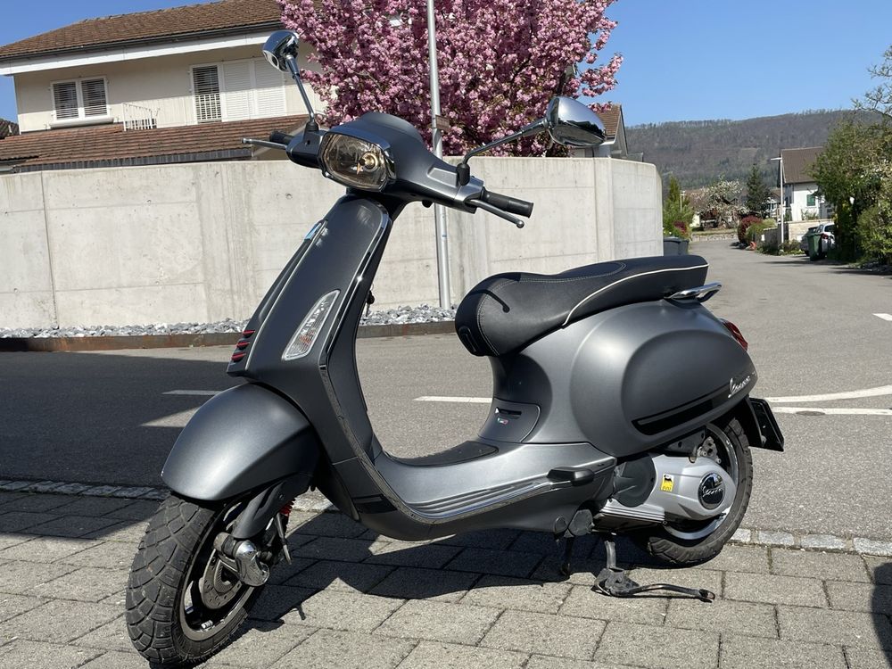 Vespa 125 CC Roller Modell 1:18 - Graues Welly Modellmotorrad Mit Lenkung