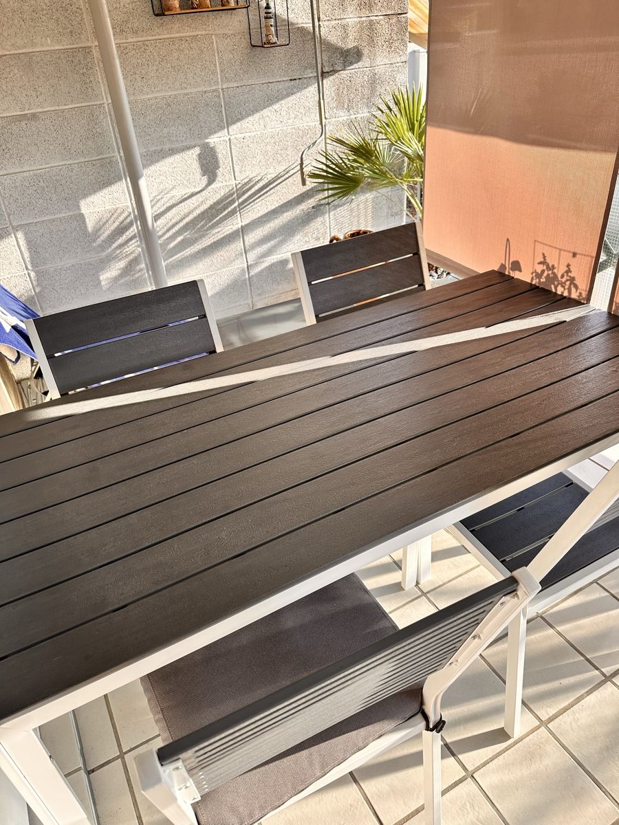 Set di tavolo e panche: Gartentisch mit 4 Stühlen Aluminium Holzoptik dunkelgrau – Usato da Wil SG venduto da millass 1