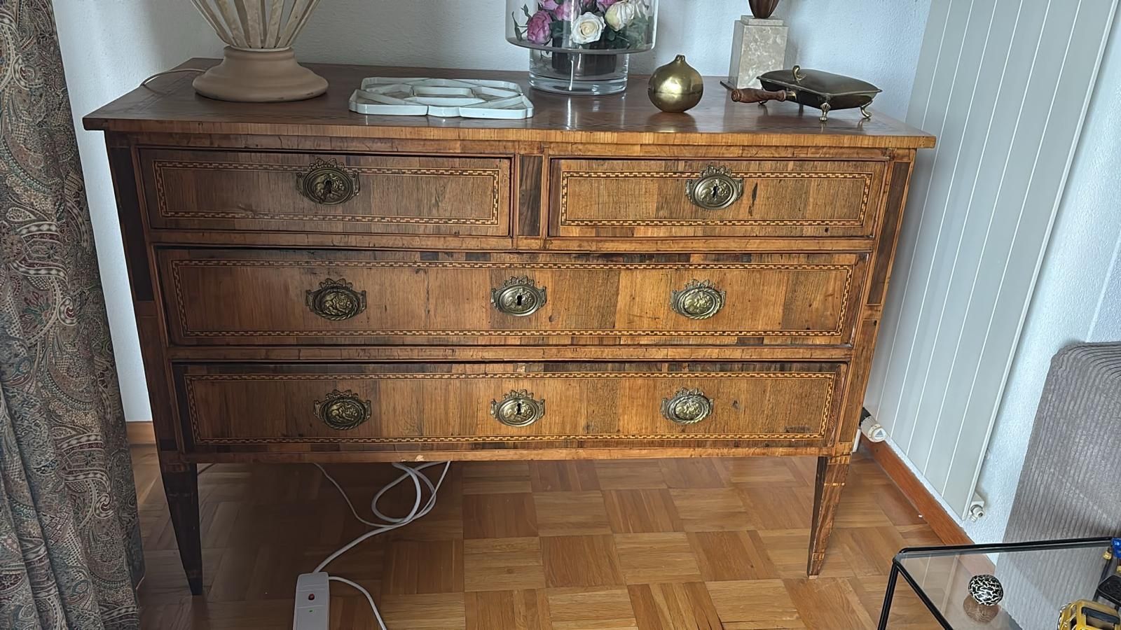 Cassettiere: commode Louis XVI – Usato da Aubonne venduto da anisa75017