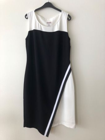 Etuikleid von Alba Moda - NEU