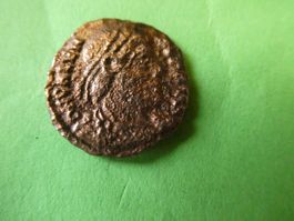 uralte Bronzemünze  15 mm     1.45 g