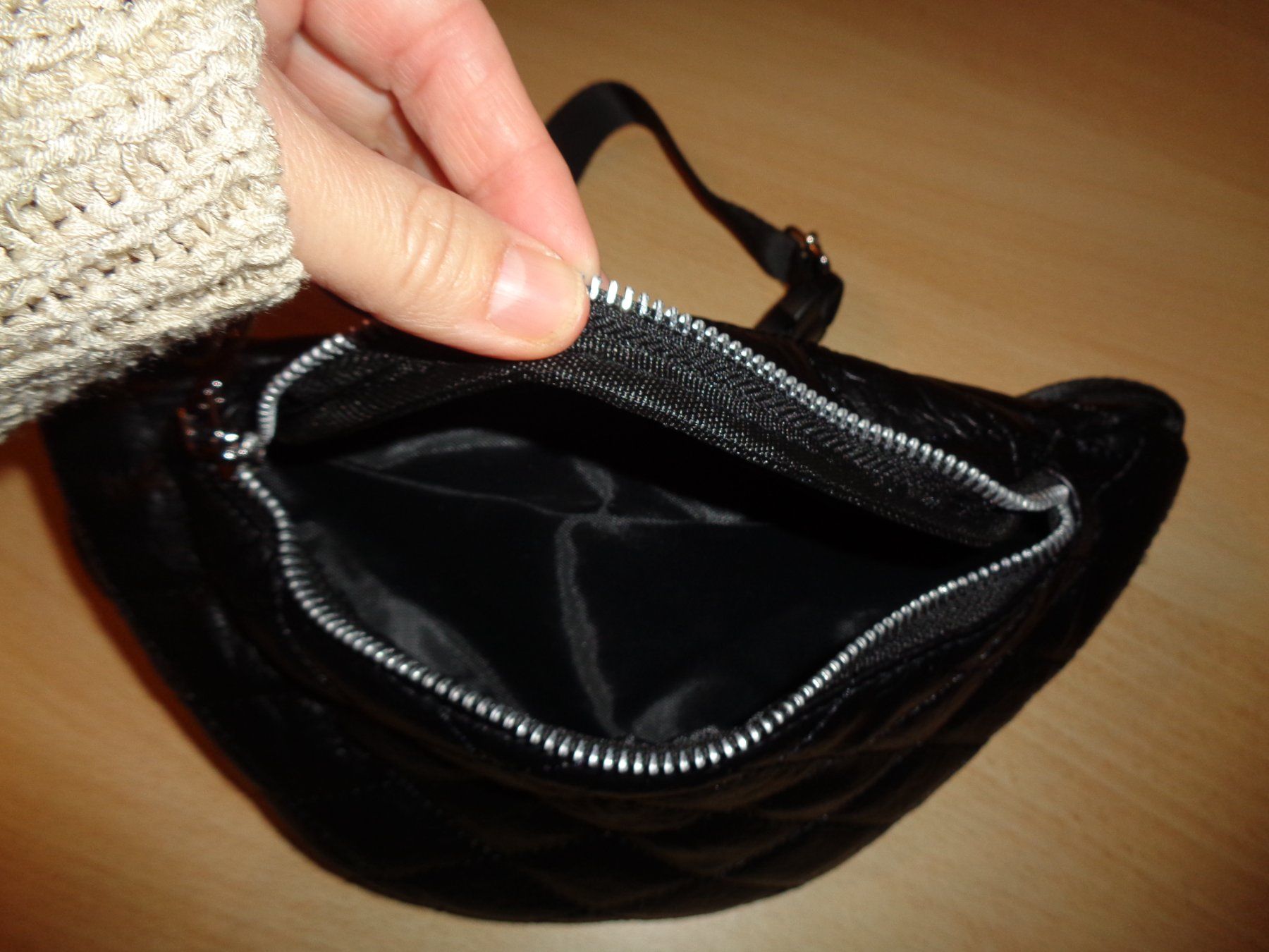 Borse da donna: *** schwarze Bauchtasche *** / Neu – Nuovo (secondo la descrizione) da Othmarsingen venduto da Leuchtturmlady 3