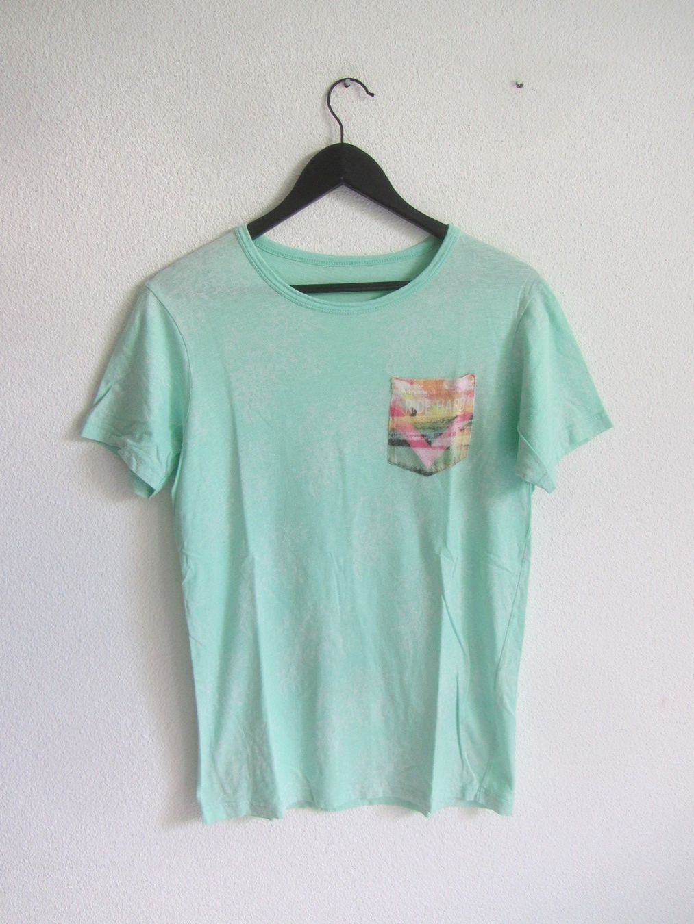 T-shirt: T-Shirt mintfarben mit Print - S – Usato da Zürich venduto da Diazaio