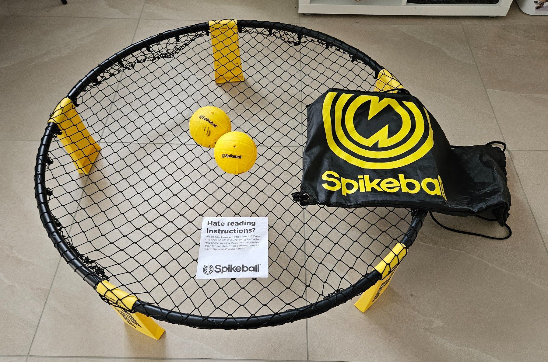 Giochi: Spikeball Set mit Tasche und 2 Bällen Fr. 35.- – Usato da Kleindöttingen venduto da Ballu33